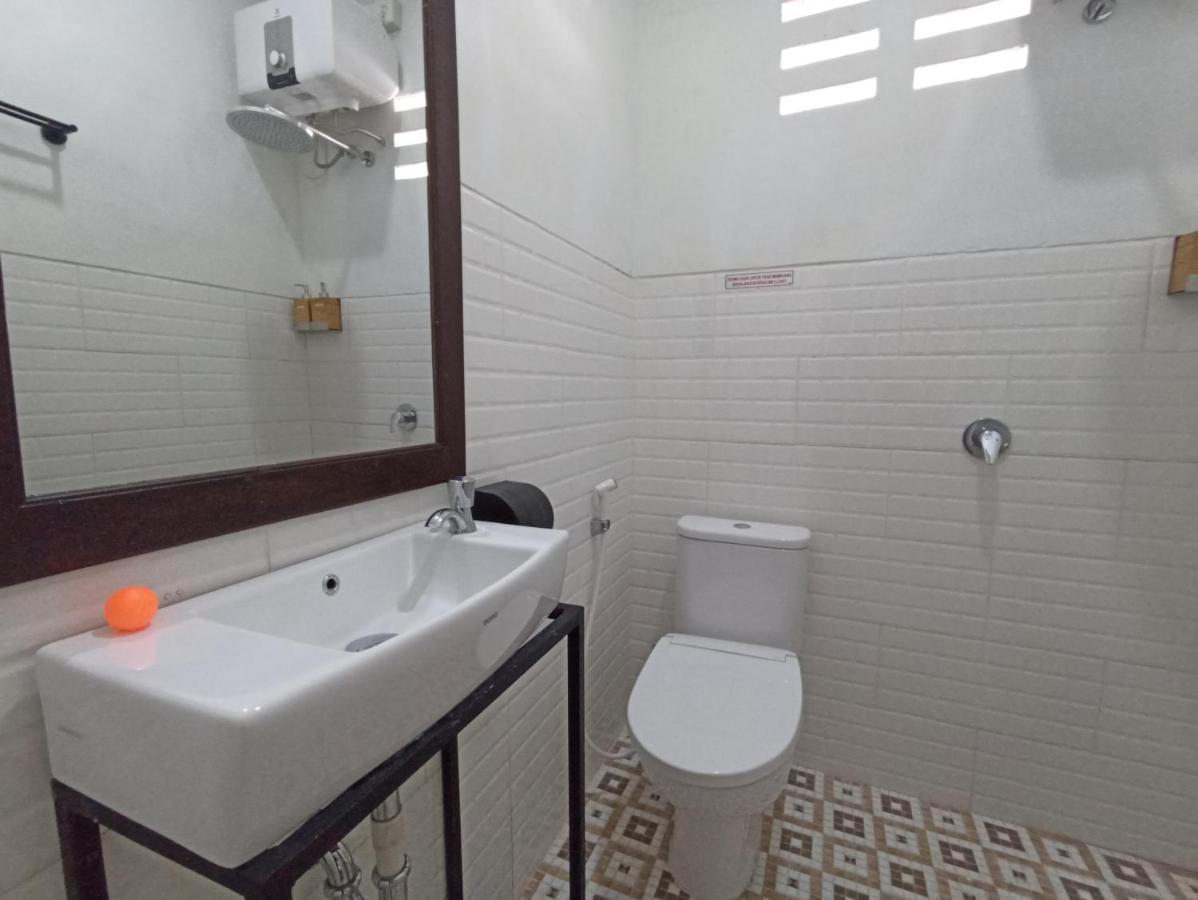 Mruyung Guest House Kota Lama Banyumas Mitra Reddoorz Zewnętrze zdjęcie