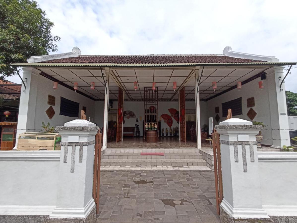 Mruyung Guest House Kota Lama Banyumas Mitra Reddoorz Zewnętrze zdjęcie